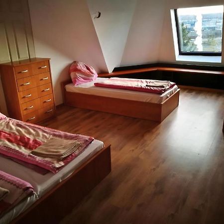 Peregrino Vendeghaz Hotell Budaörs Eksteriør bilde
